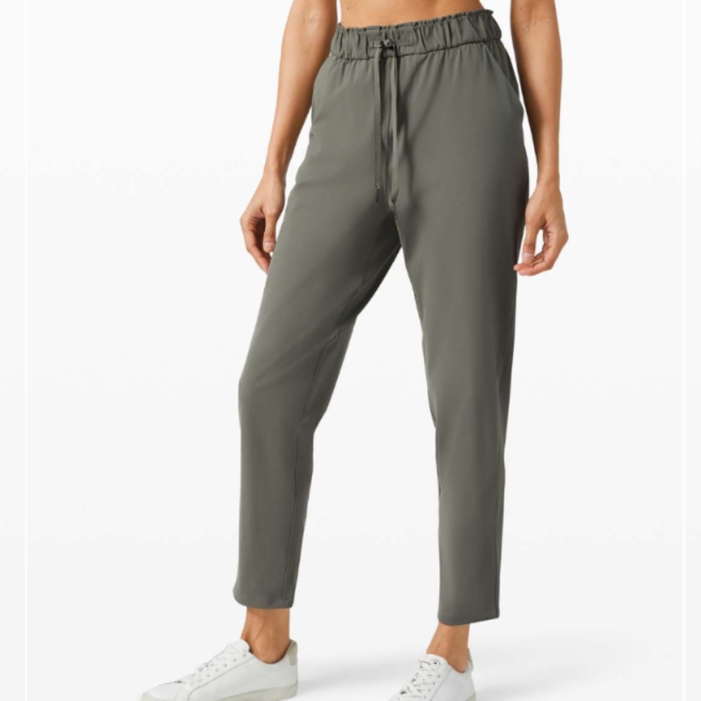 lululemon Keep Moving Pant Sage Green High Rise Drawstring Size 6 Pockets EUC